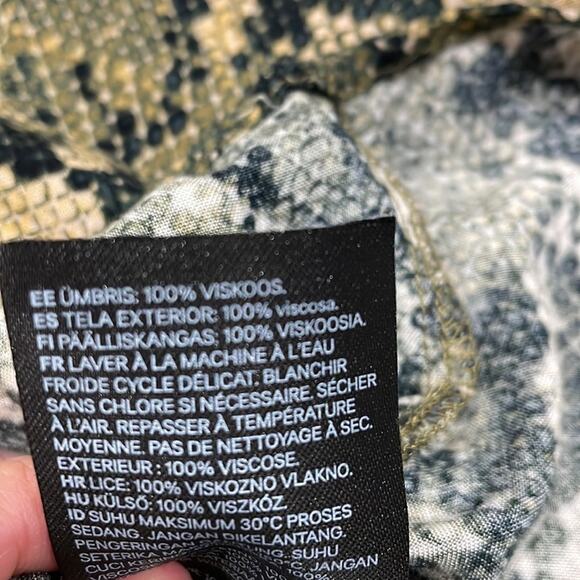 H&M Green Snake Print Tunic - Picture 6 of 6